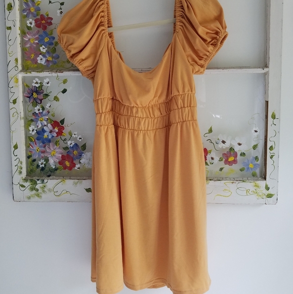 NWOT Beautiful Ruched Milkmaid Dress  Size 10 Orange - Picture 3 of 8